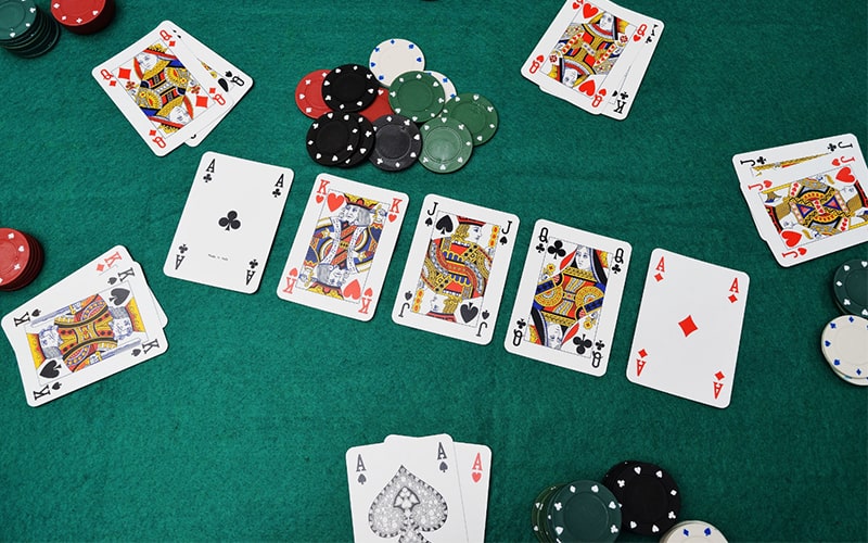 Bài Poker là gì?